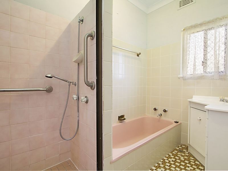 30 Walter Crescent, Banora Point NSW 2486