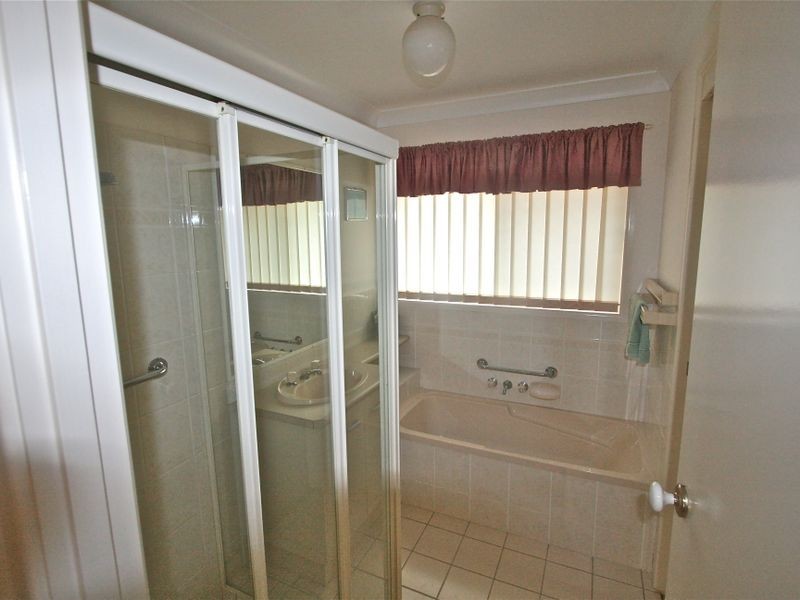 45 Honeymyrtle Drive, Banora Point NSW 2486