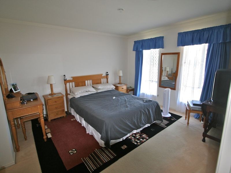 32 Foxhill Place, Banora Point NSW 2486