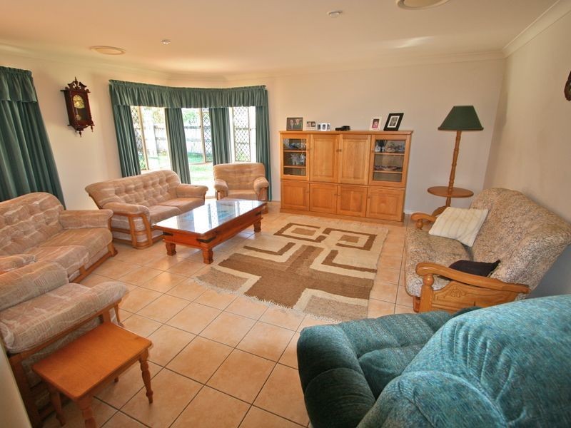 32 Foxhill Place, Banora Point NSW 2486