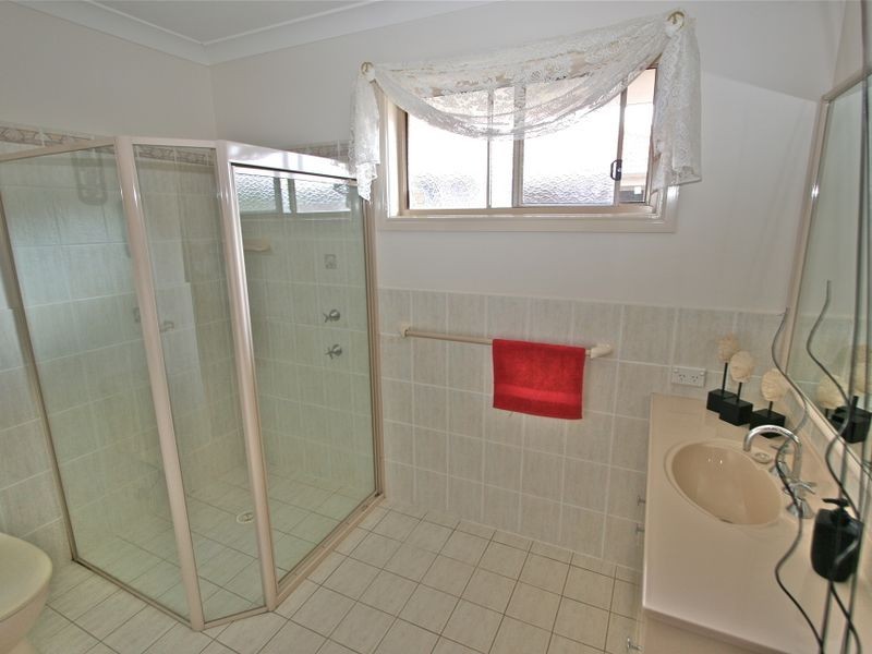 25 Kimberley Circuit, Banora Point NSW 2486