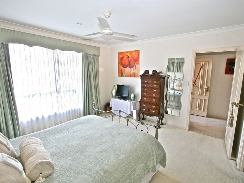 25 Kimberley Circuit, Banora Point NSW 2486