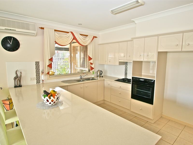 25 Kimberley Circuit, Banora Point NSW 2486