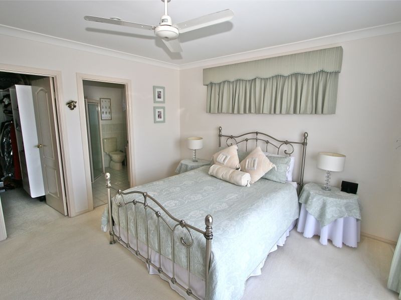 25 Kimberley Circuit, Banora Point NSW 2486