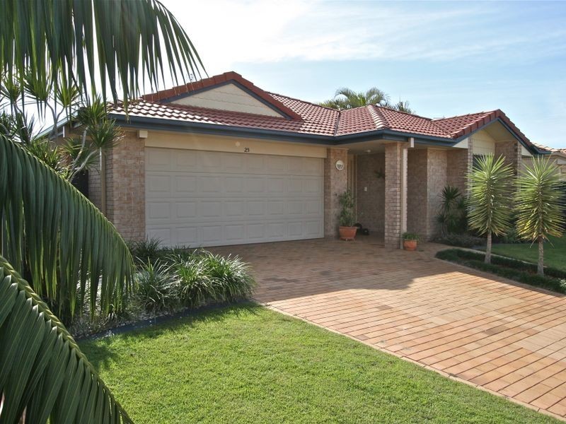 25 Kimberley Circuit, Banora Point NSW 2486