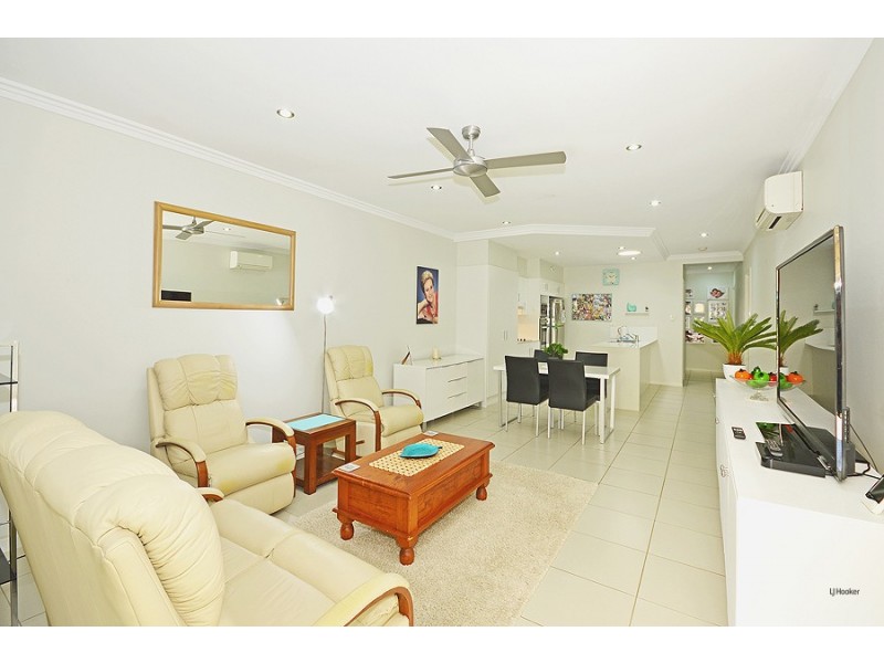 2/7 Bimbadeen Avenue, Banora Point NSW 2486