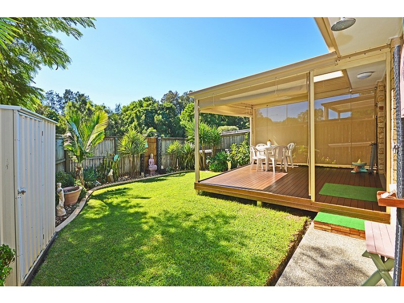 2/7 Bimbadeen Avenue, Banora Point NSW 2486