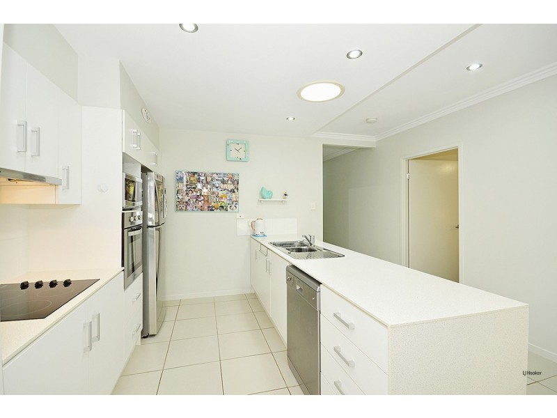 2/7 Bimbadeen Avenue, Banora Point NSW 2486