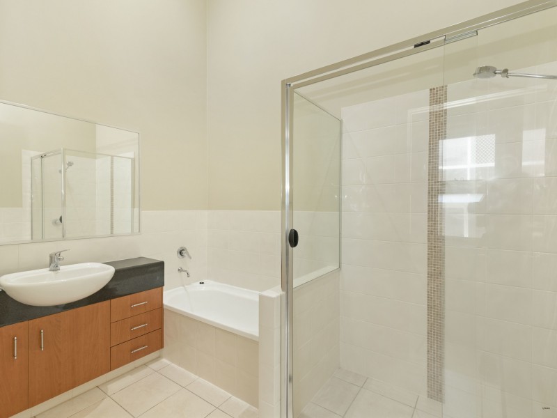 2/48 McLean Street, Coolangatta QLD 4225
