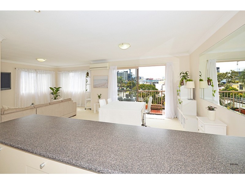 3/1 Orvieto Avenue, Mermaid Waters QLD 4218
