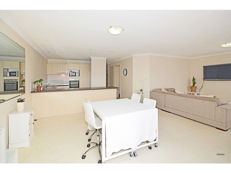 3/1 Orvieto Avenue, Mermaid Waters QLD 4218