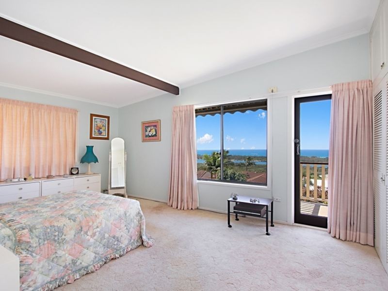 28 Walter Crescent, Banora Point NSW 2486