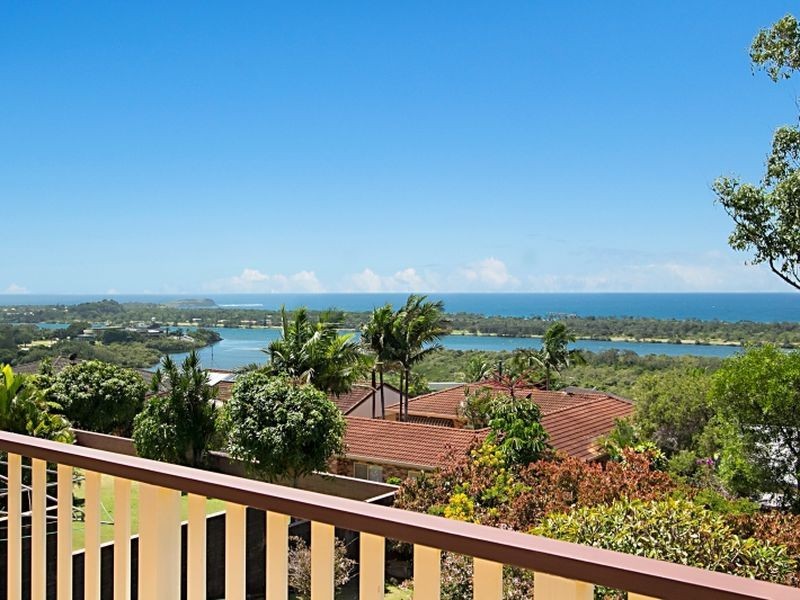 28 Walter Crescent, Banora Point NSW 2486