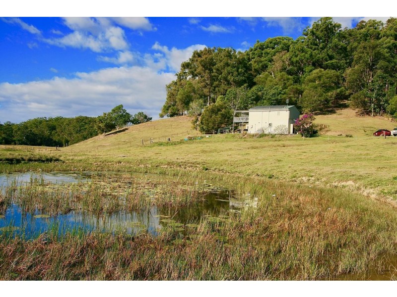 13 Robinsons Road, Piggabeen NSW 2486