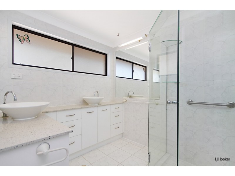 70 Jacaranda Avenue, Tweed Heads West NSW 2485