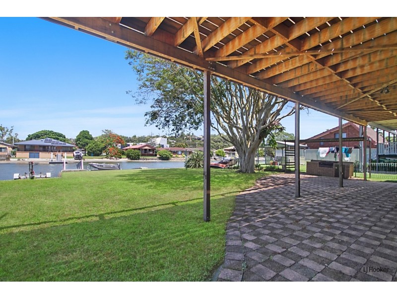 70 Jacaranda Avenue, Tweed Heads West NSW 2485