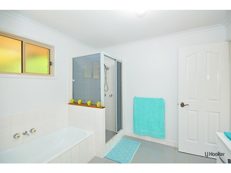 42 Glen Ayr Drive, Banora Point NSW 2486