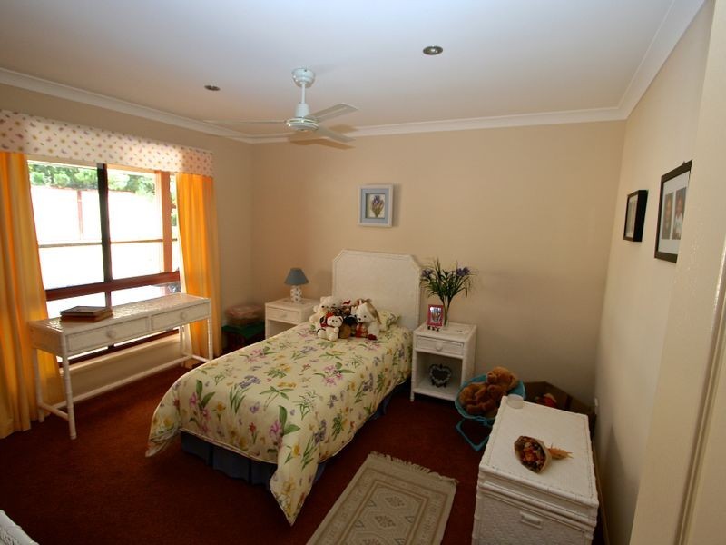 25 Widgee Crescent, Banora Point NSW 2486