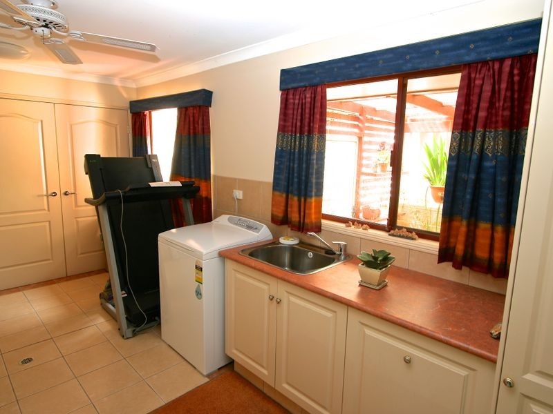 25 Widgee Crescent, Banora Point NSW 2486