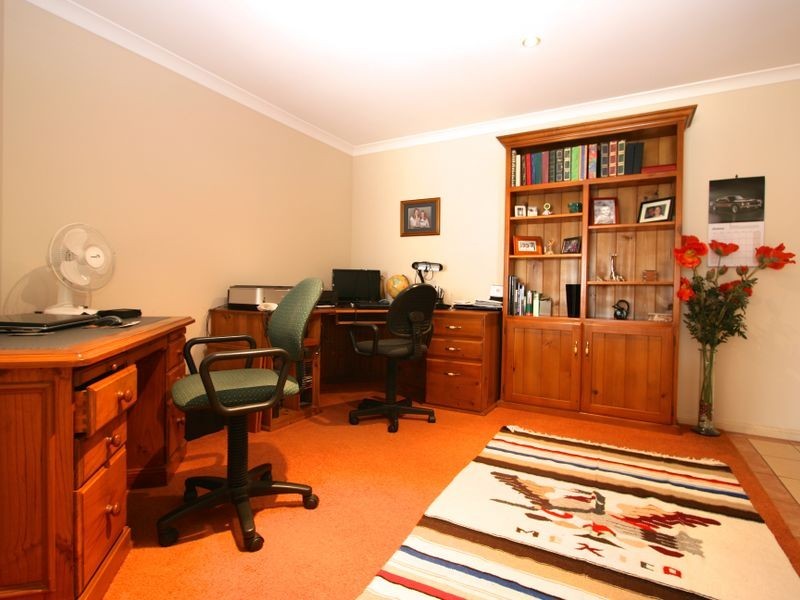 25 Widgee Crescent, Banora Point NSW 2486