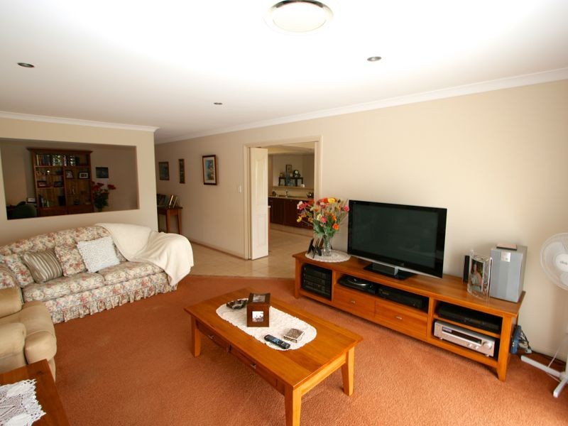 25 Widgee Crescent, Banora Point NSW 2486