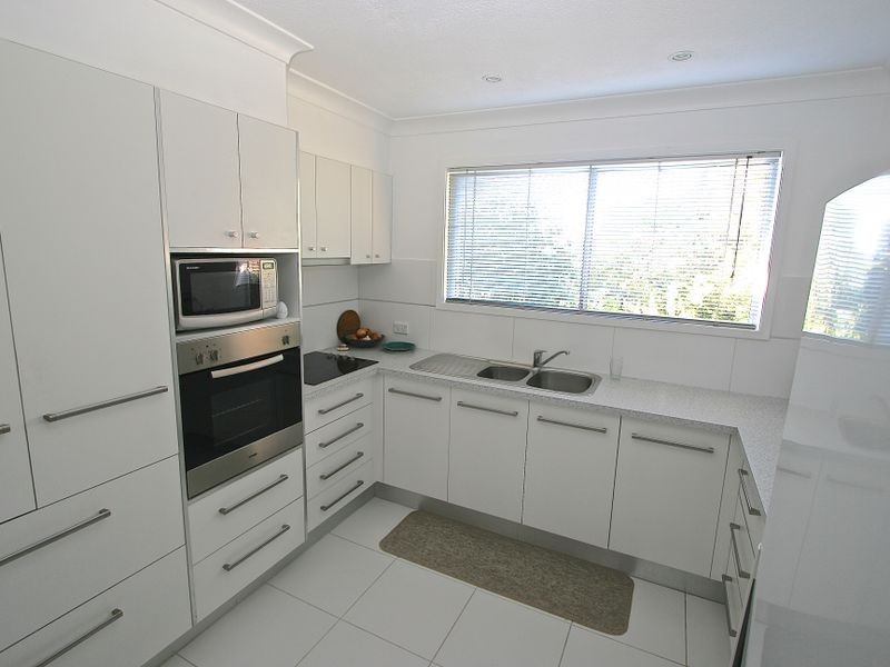 8/16 Pacific Parade, Bilinga QLD 4225