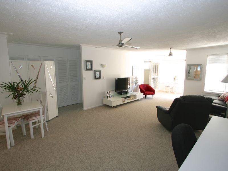 8/16 Pacific Parade, Bilinga QLD 4225