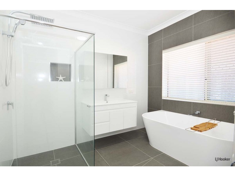 103 Winders Place, Banora Point NSW 2486