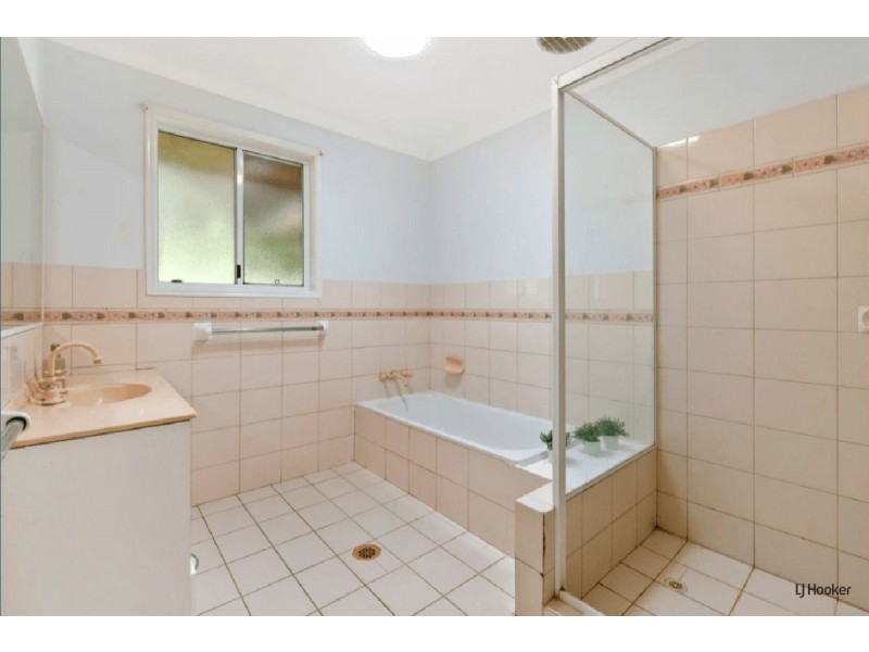 76 Cominan Avenue, Banora Point NSW 2486