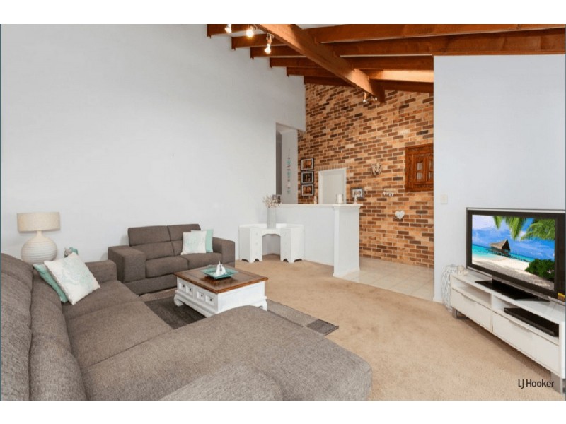 76 Cominan Avenue, Banora Point NSW 2486