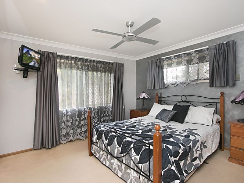 7 Walter Crescent, Banora Point NSW 2486