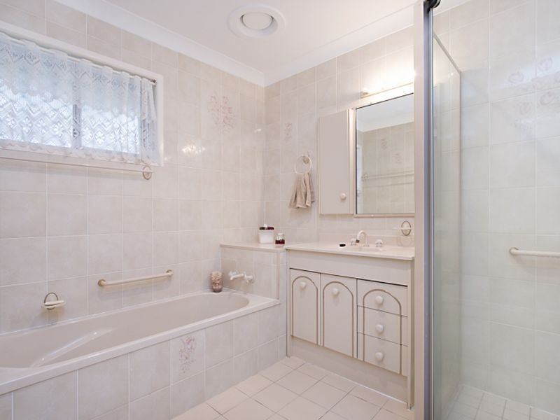 7 Walter Crescent, Banora Point NSW 2486