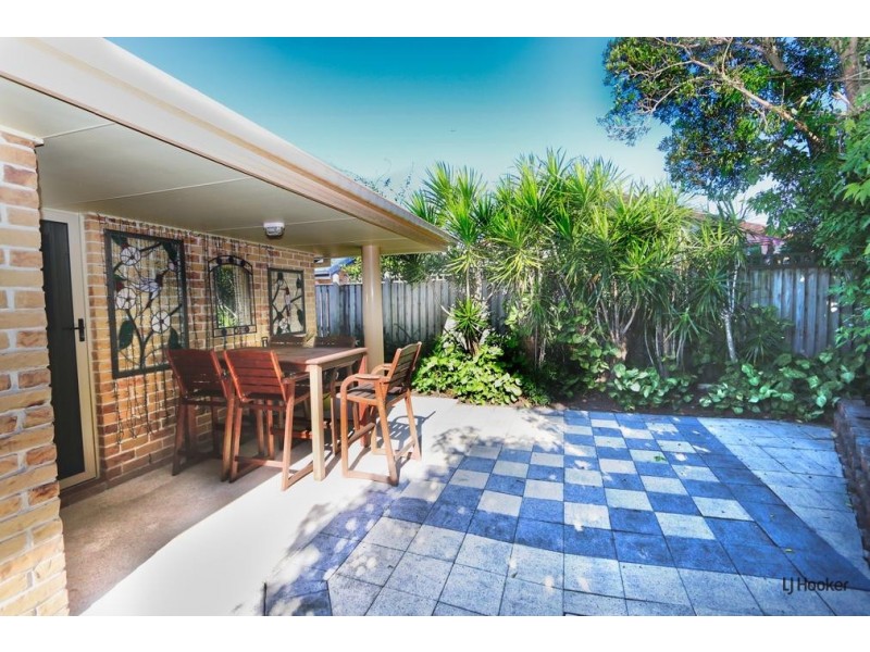 37 Winders Place, Banora Point NSW 2486