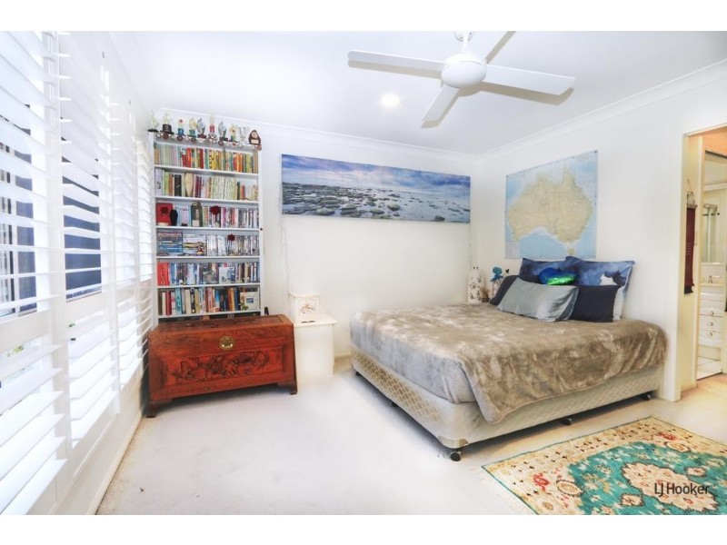 37 Winders Place, Banora Point NSW 2486