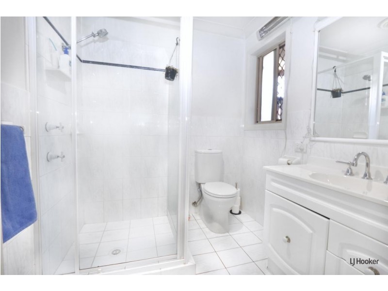 37 Winders Place, Banora Point NSW 2486