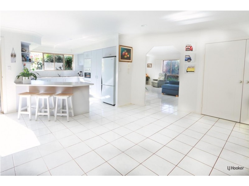 37 Winders Place, Banora Point NSW 2486