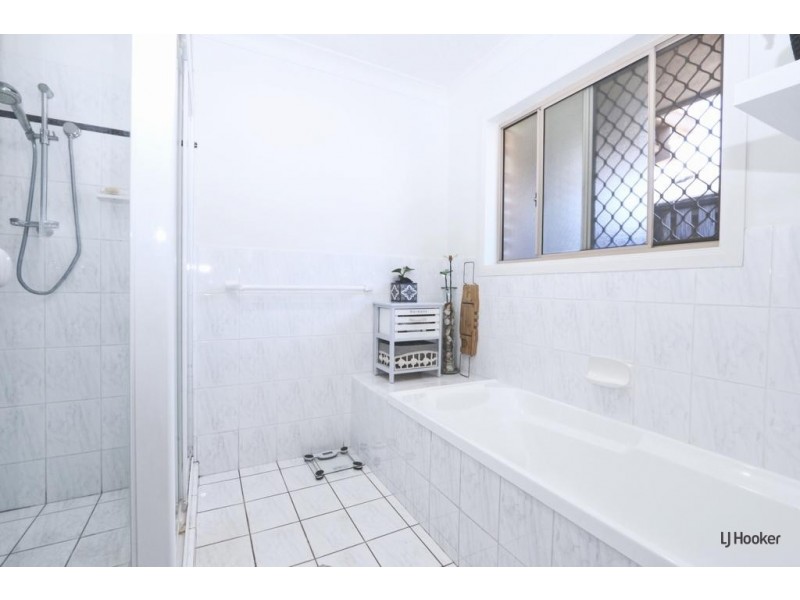 37 Winders Place, Banora Point NSW 2486