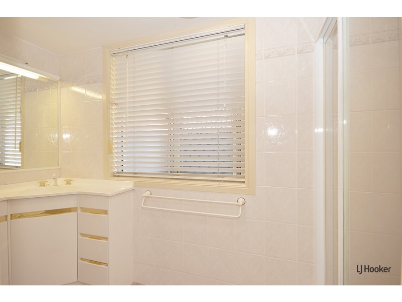 8 Kimberley Circuit, Banora Point NSW 2486