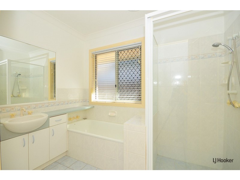 8 Kimberley Circuit, Banora Point NSW 2486