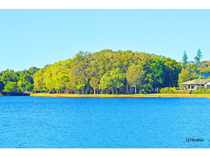 8 Kimberley Circuit, Banora Point NSW 2486