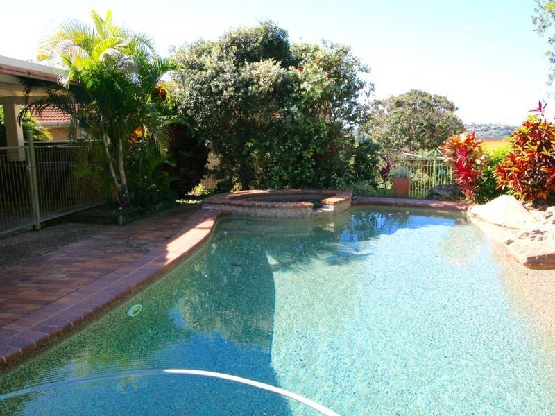 9 Warringa Drive, Bilambil Heights NSW 2486