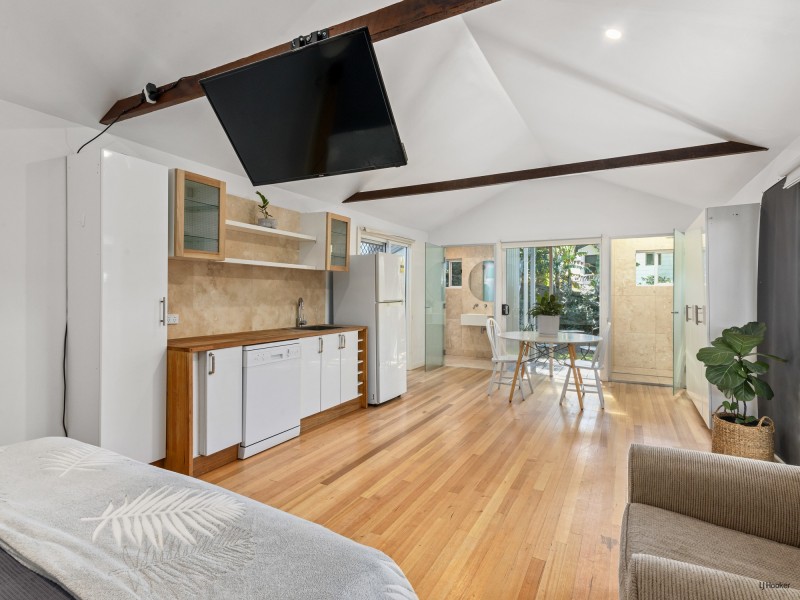 33 Kennedy Drive, Tweed Heads NSW 2485