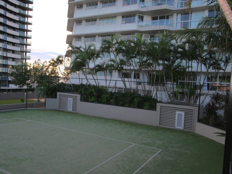 13/66 Marine Parade, Coolangatta QLD 4225