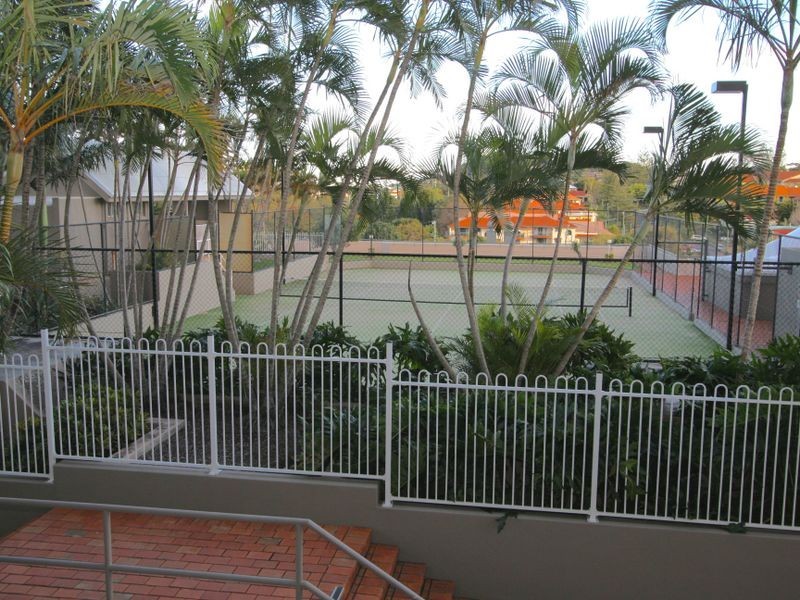 13/66 Marine Parade, Coolangatta QLD 4225