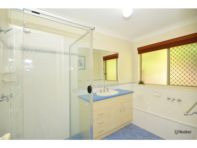 15 Kelburn Close, Banora Point NSW 2486