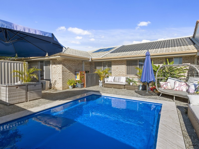 1/2 Chardonnay Crescent, Tweed Heads South NSW 2486