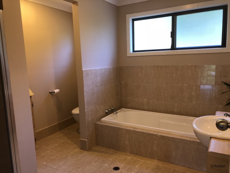 54 Scenic Drive, Tweed Heads West NSW 2485