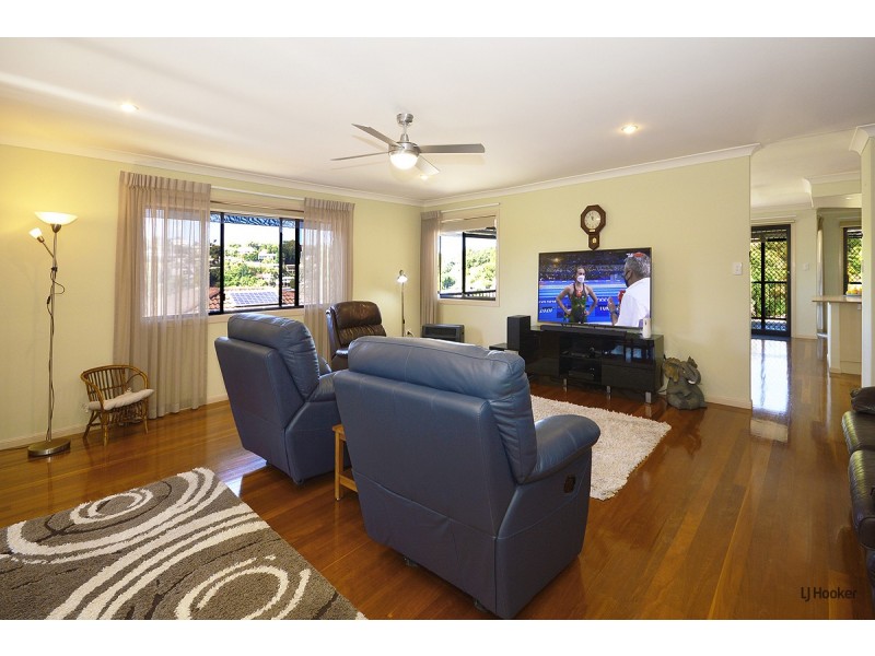 94 Lochlomond Drive, Banora Point NSW 2486