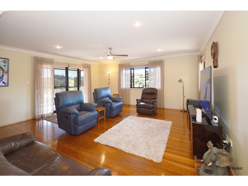 94 Lochlomond Drive, Banora Point NSW 2486