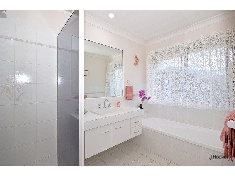 4 Cherry Court, Banora Point NSW 2486